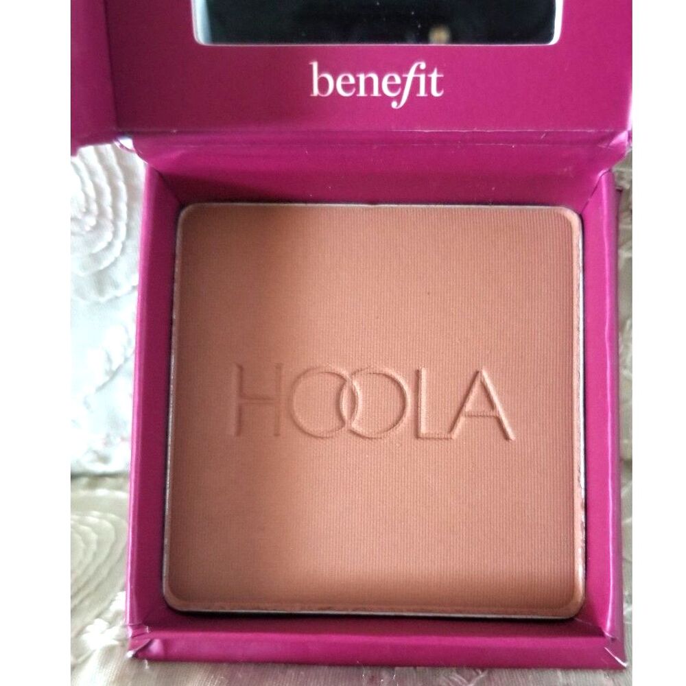 Benefit's Hoola Matte Bronzer in Medium Deep